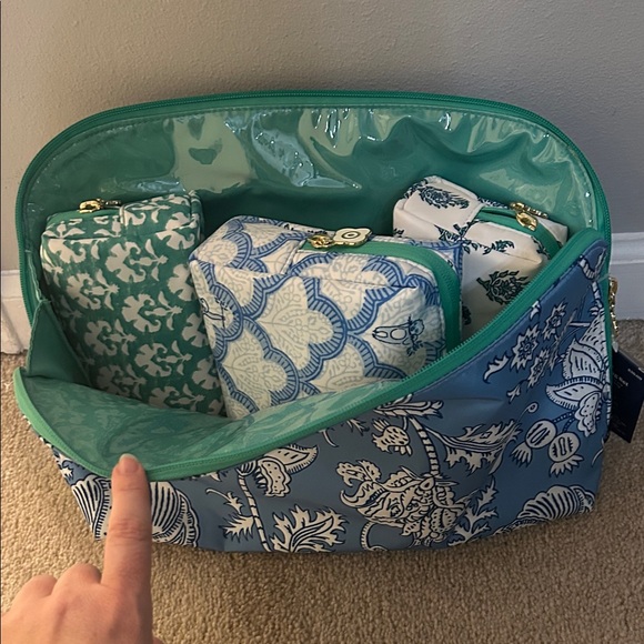 Roller Rabbit x Target Beauty Bag Set - Picture 2 of 5